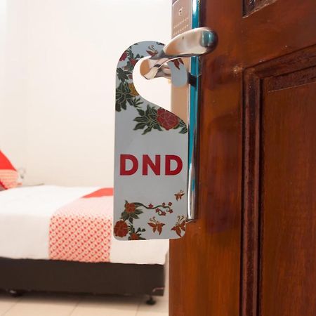 Oyo 1978 Pondok Indah Residence メダン エクステリア 写真