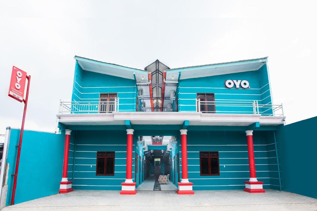 Oyo 1978 Pondok Indah Residence メダン エクステリア 写真